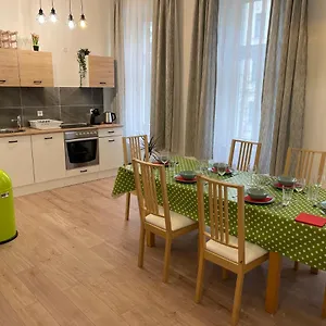 Gesamte Fuer 6 Personen Vienne