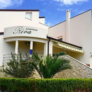 https://apartments-riva-povljana-23249.hotelinzadar.com